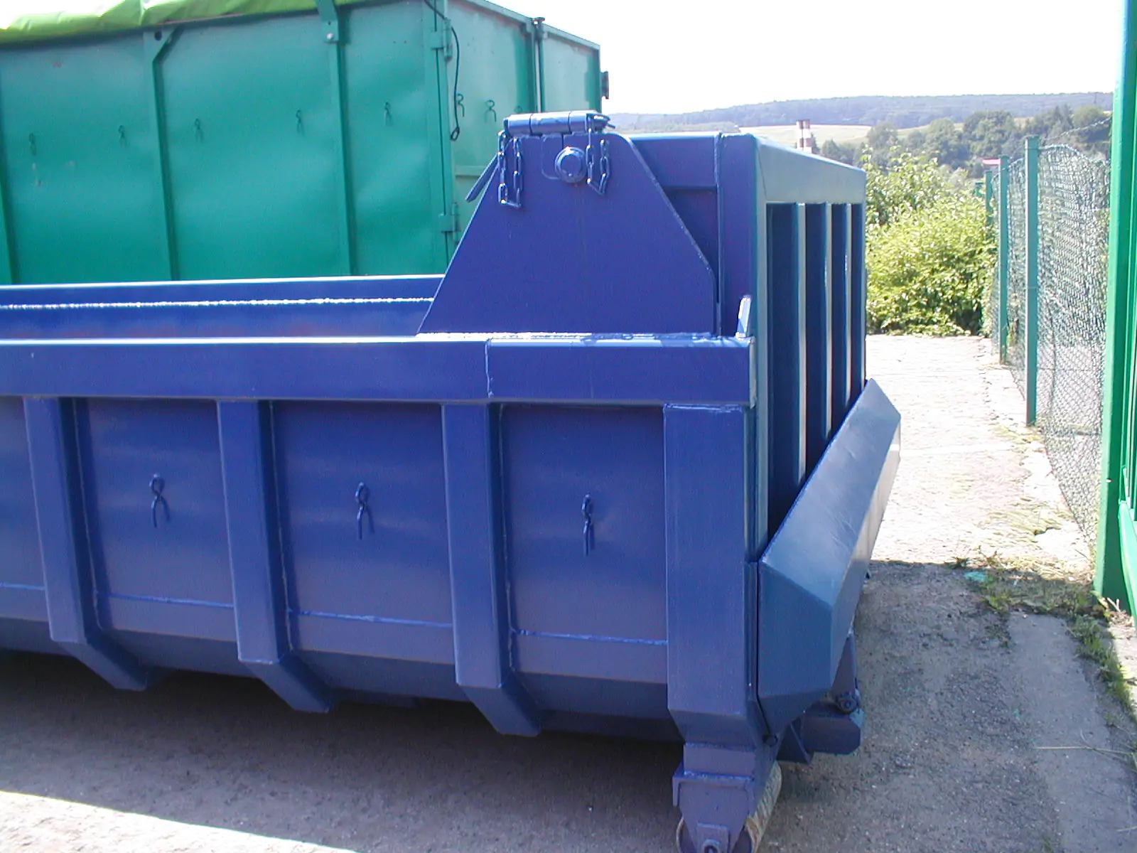 Kippermulde Soerling mit pneumatik Zylinder